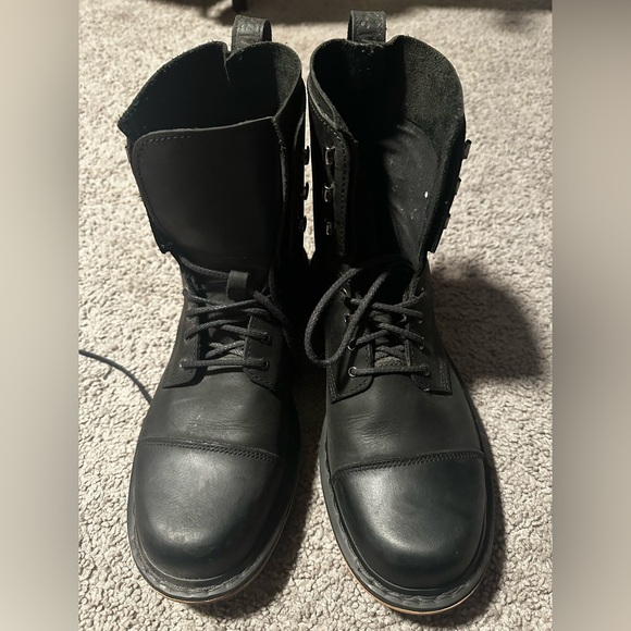 Dr. Martens Sabien combat boots